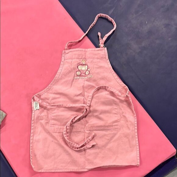 William Sonoma Fairytale Pink Apron with Princess Embroidered Carriage - Picture 8 of 12